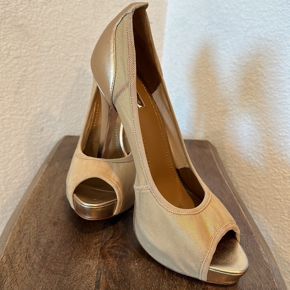 NWT!!!! Report Signature Toluca 2  high heels gold peep toe heels Size 9 - Picture 10 of 10